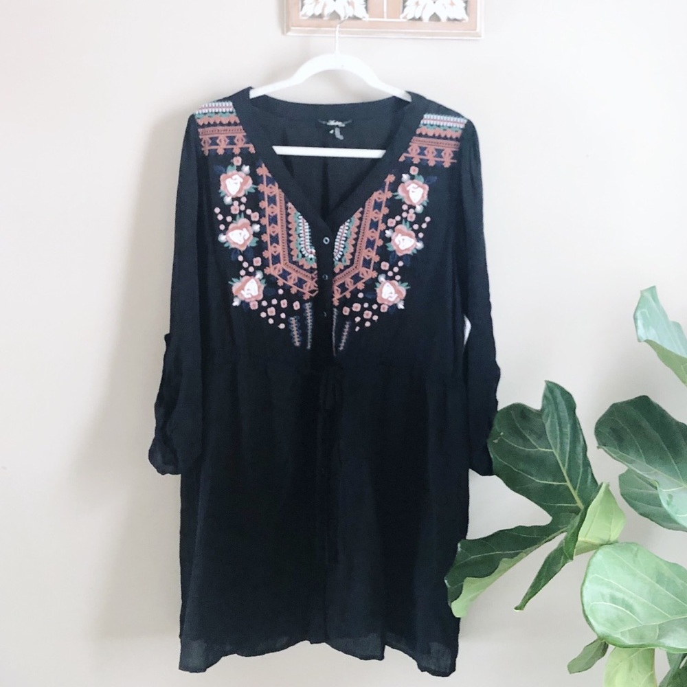 Andree By Unit Black Embroidered Shift Dress NEW